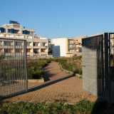 Qui si trova un cancello che d� accesso a un piccolo parco